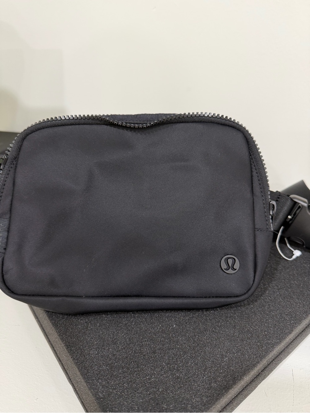 lululemon Everywhere Belt Bag New Without Tag